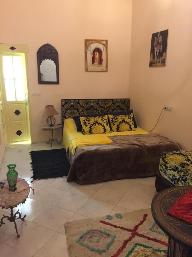 Riad Alkatib מקנס מראה חיצוני תמונה