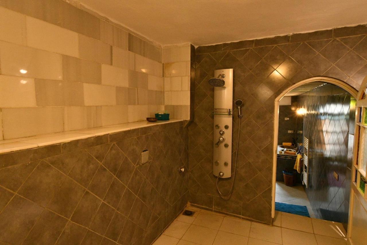 Riad Alkatib מקנס מראה חיצוני תמונה