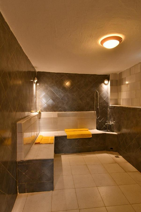 Riad Alkatib מקנס מראה חיצוני תמונה