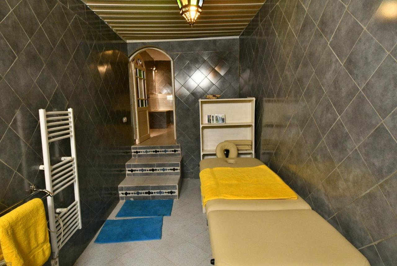 Riad Alkatib מקנס מראה חיצוני תמונה