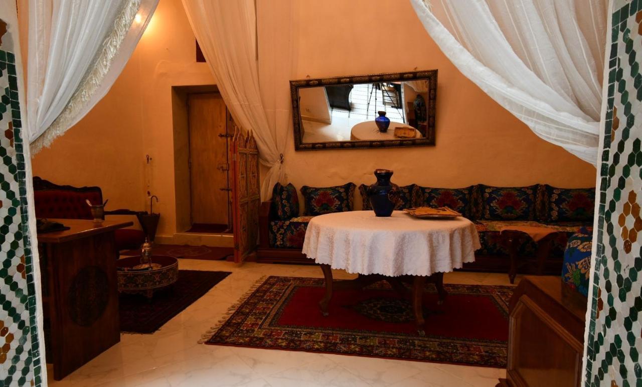Riad Alkatib מקנס מראה חיצוני תמונה