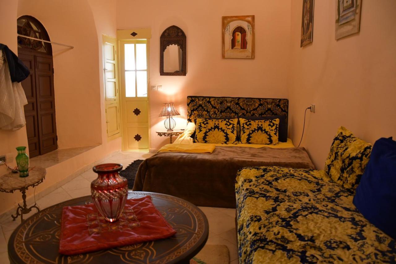 Riad Alkatib מקנס מראה חיצוני תמונה