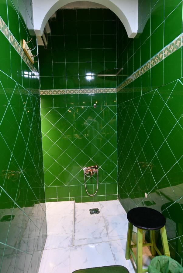 Riad Alkatib מקנס מראה חיצוני תמונה