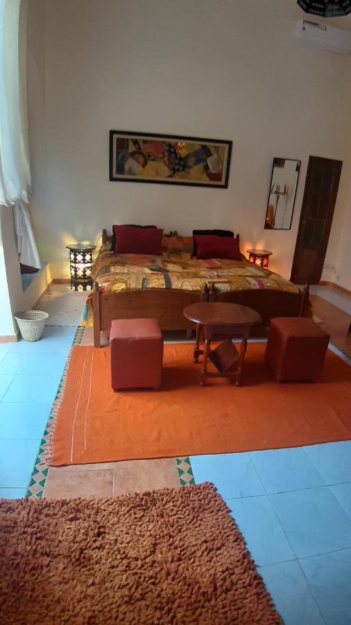 Riad Alkatib מקנס מראה חיצוני תמונה