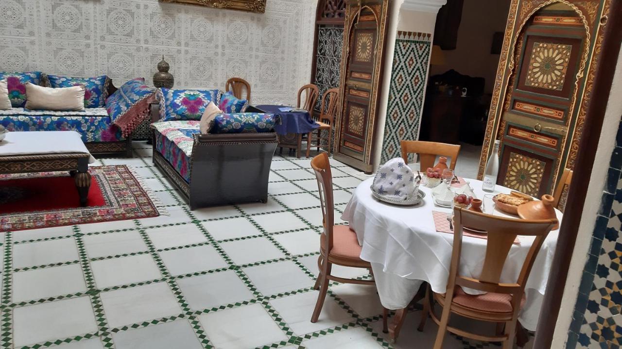 Riad Alkatib מקנס מראה חיצוני תמונה
