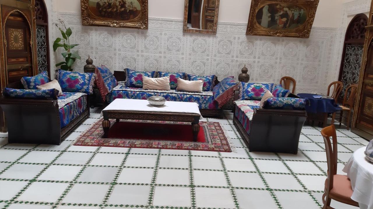 Riad Alkatib מקנס מראה חיצוני תמונה