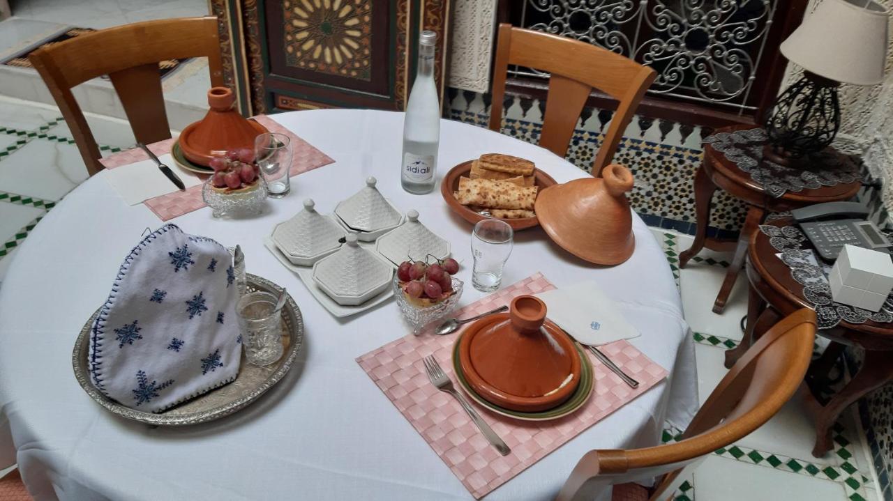 Riad Alkatib מקנס מראה חיצוני תמונה