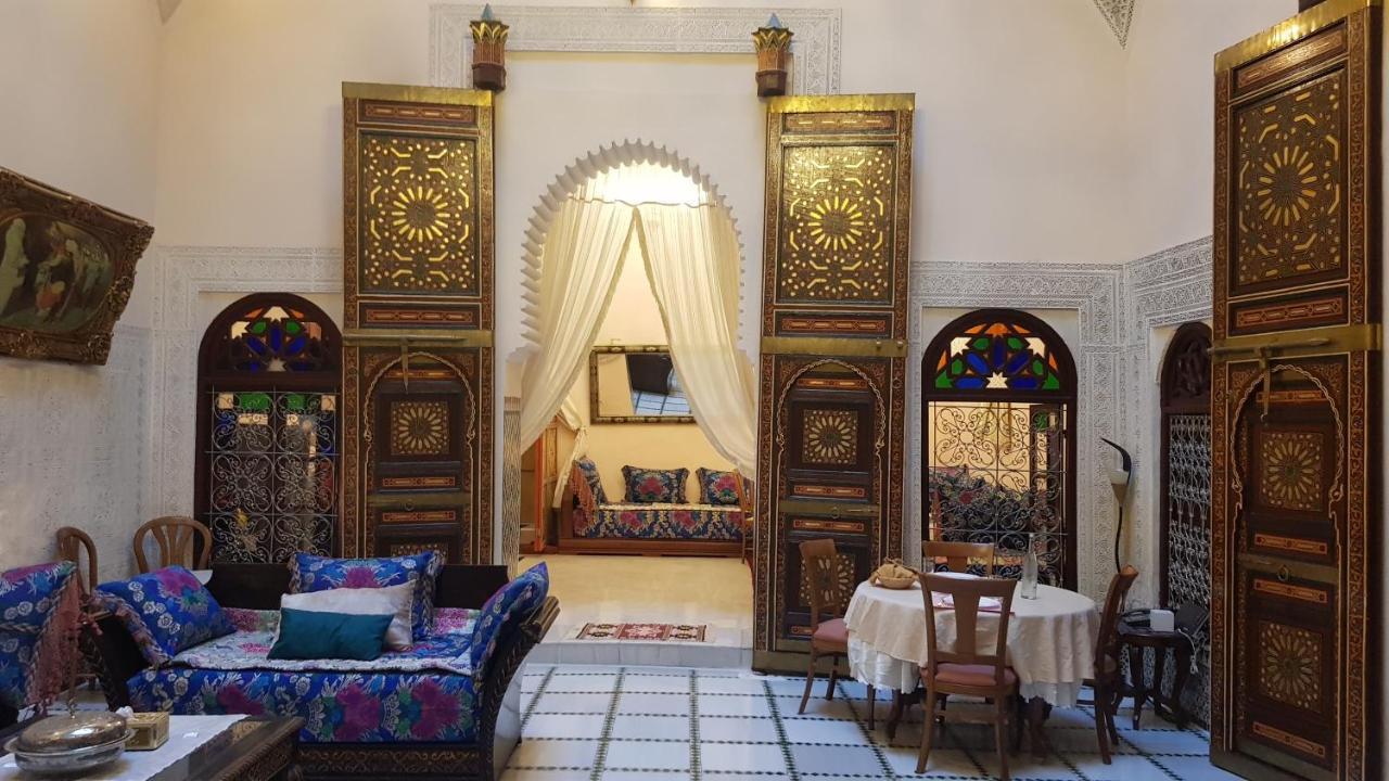 Riad Alkatib מקנס מראה חיצוני תמונה